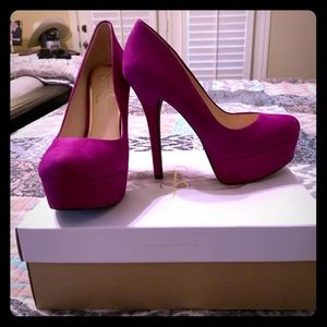 Jessica Simpson pumps 7.5